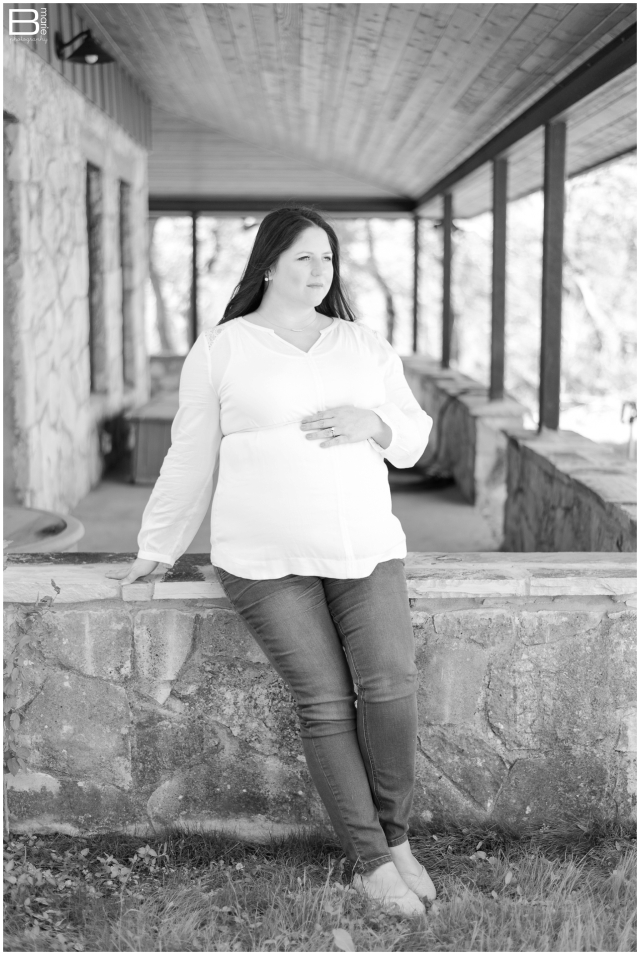 Nacogdoches photographer maternity portraits in Central Texas